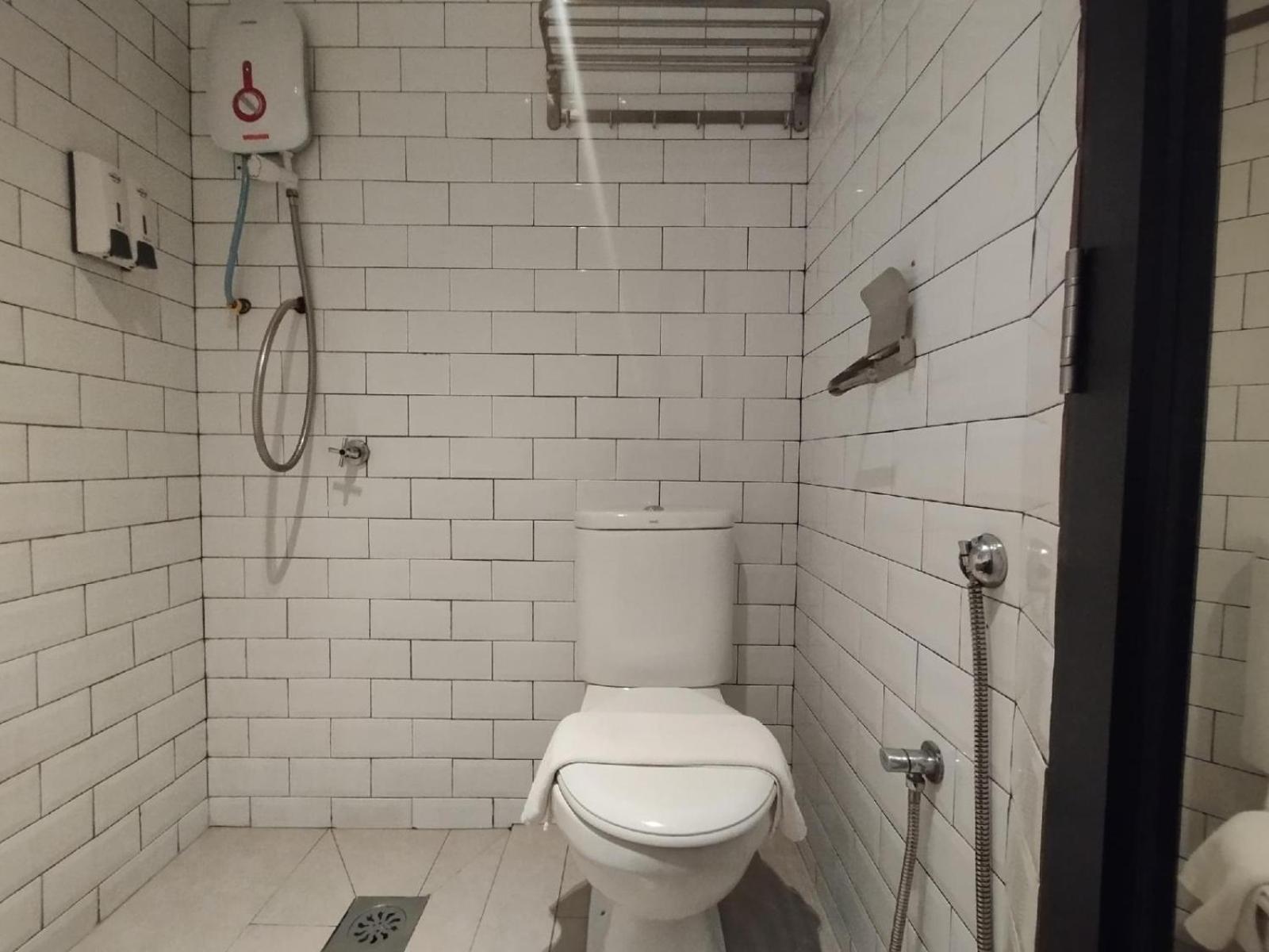 Smile Hotel C180 Cheras Selatan Balakong Kajang Luaran gambar
